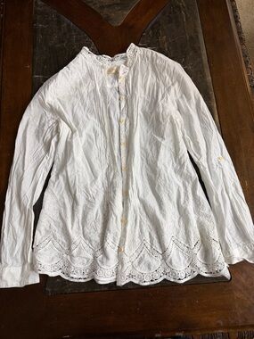 Women’s White Lace-Trim Button-Front Shirt Blouse